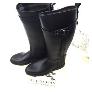 Burberry Rain Boots w/box
